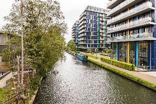 Vibrant London Canal Apartment Hotel in Wembley