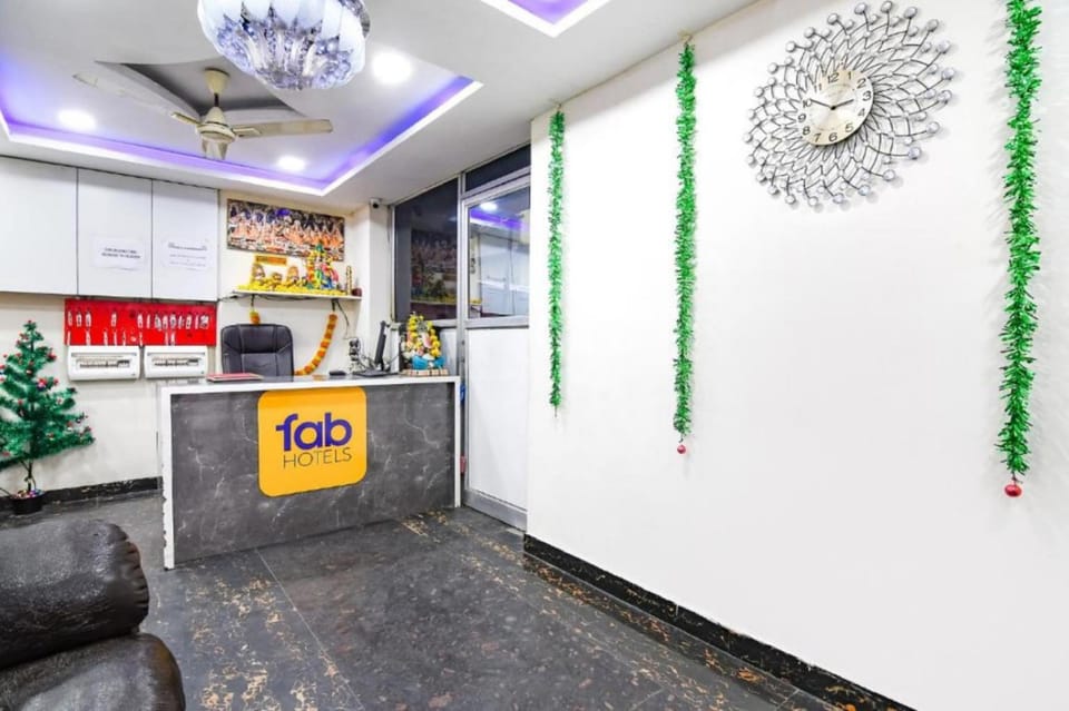Goroomgo Hotel Narayanan Kolkata Hotel in Kolkata