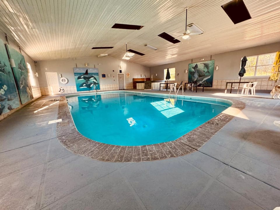 Ozark Inn and Suites Hotel in Osage Beach