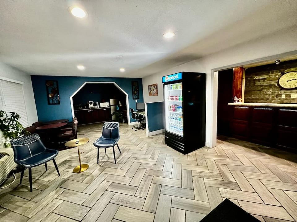 Ozark Inn and Suites Hotel in Osage Beach
