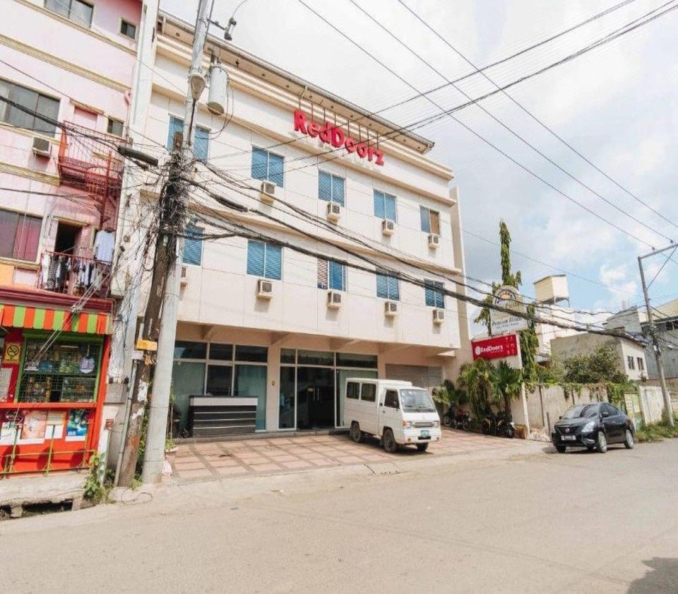 Bonifacio St Cebu Hotel in Lapu-Lapu City
