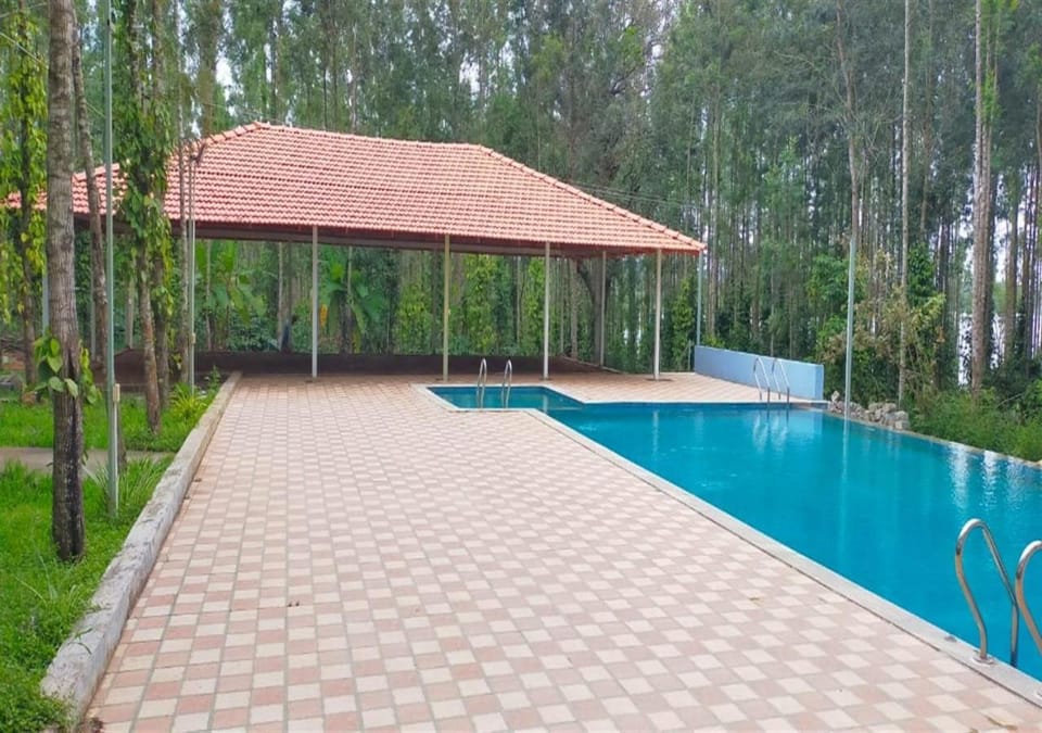 WaterView Holiday Retreat Resort in Karnataka