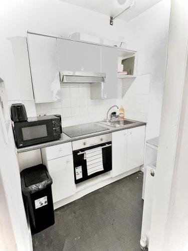 Luxurious 2 Guests studio flat WiFi Free Parking Hotel in Sheffield