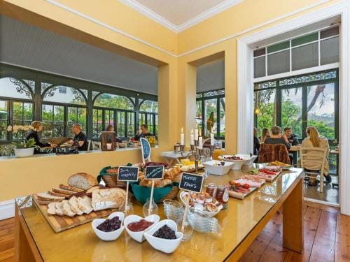 Mediterranean Villa Guesthouse Hotel in Cape Town
