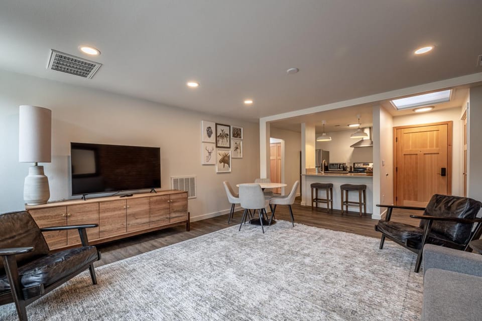 Bavarian Lodge Suites Hotel in Leavenworth