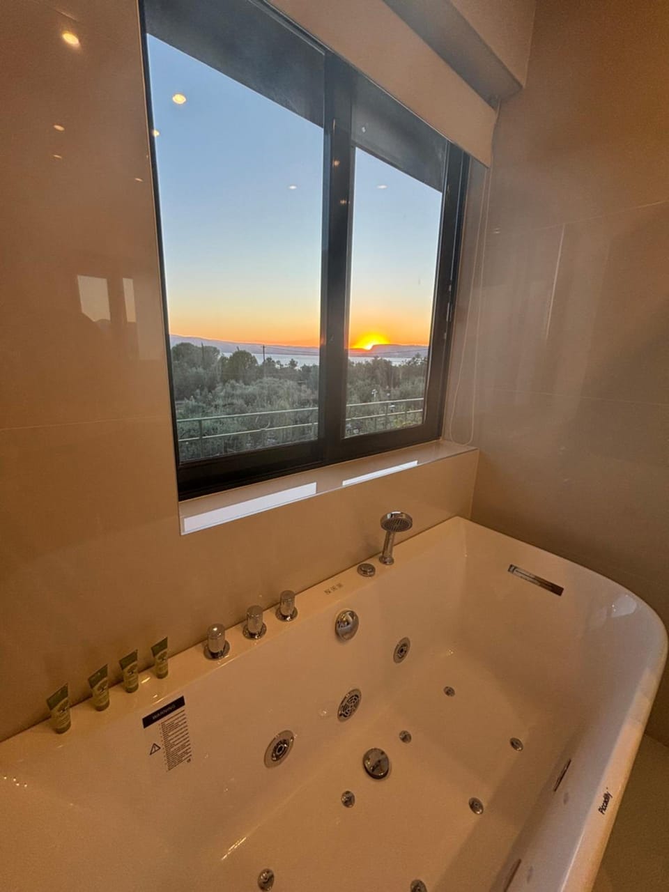 Ampoulos Rooms & Apartments Inn in İzmir Province
