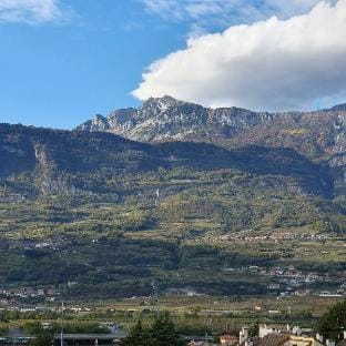 Vista mozzafiato sulle Alpi Hotel in Rovereto