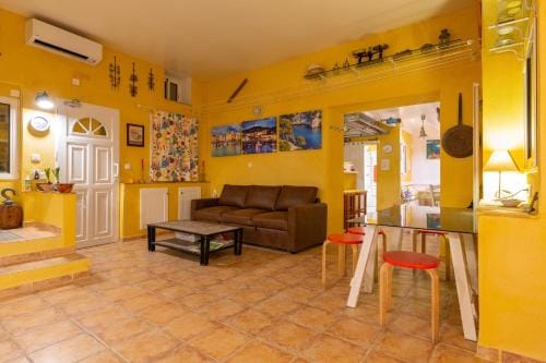 Dorm Hostel Camp Backpackers-la girelle Hostel in Marseille