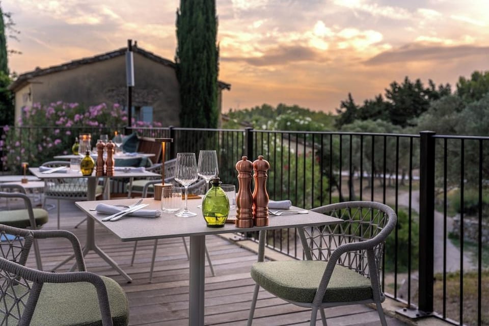 Les Petites Maisons - Hameau des Baux Hotel in Arles