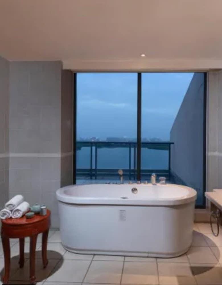 Blossom Water Museum Hotel Hotel in Hangzhou
