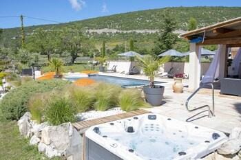 La Bastide des Bourguets Hotel in Sault