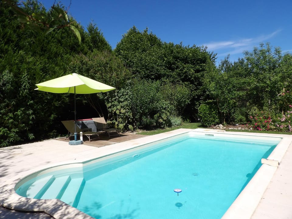Au pays de Jacquou Hotel in Nouvelle-Aquitaine