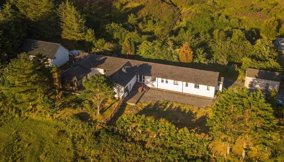 Loch Eyre House Hotel in Scotland