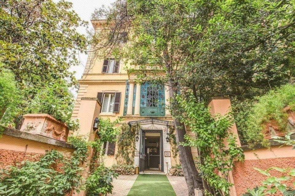 House Garden Hotel in Rome