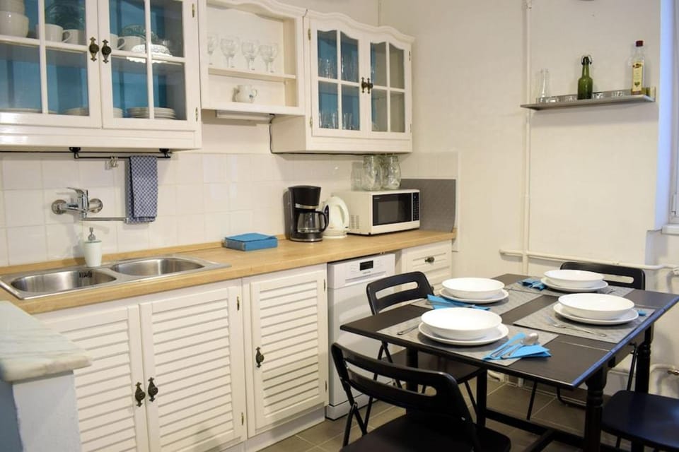 Diamond Astoria 4, Quiet Apartment Hotel in Budapest
