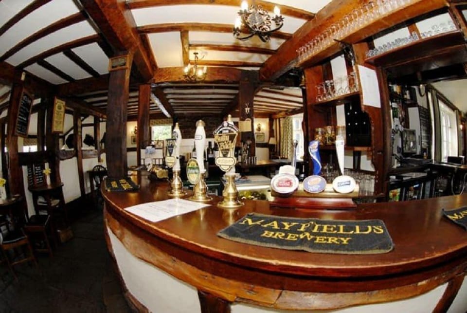 England s Gate and Coachhouse Hotel in Wales