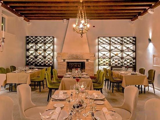 Puteus Palace Brac Hotel in Split-Dalmatia County