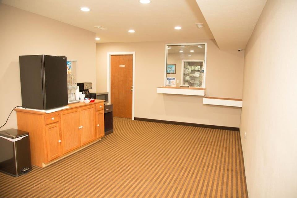 Executive Inn Hotel in Pike Township