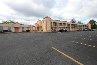 Executive Inn Hotel in Pike Township