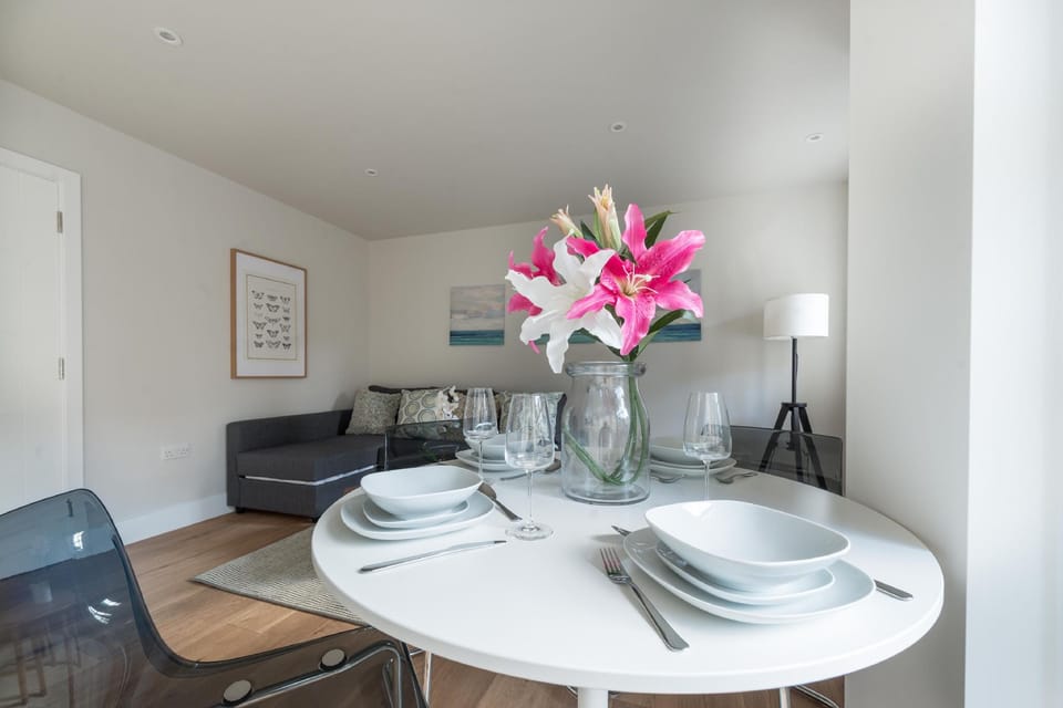 Hampden Apartments - the Diana Hotel in Windsor