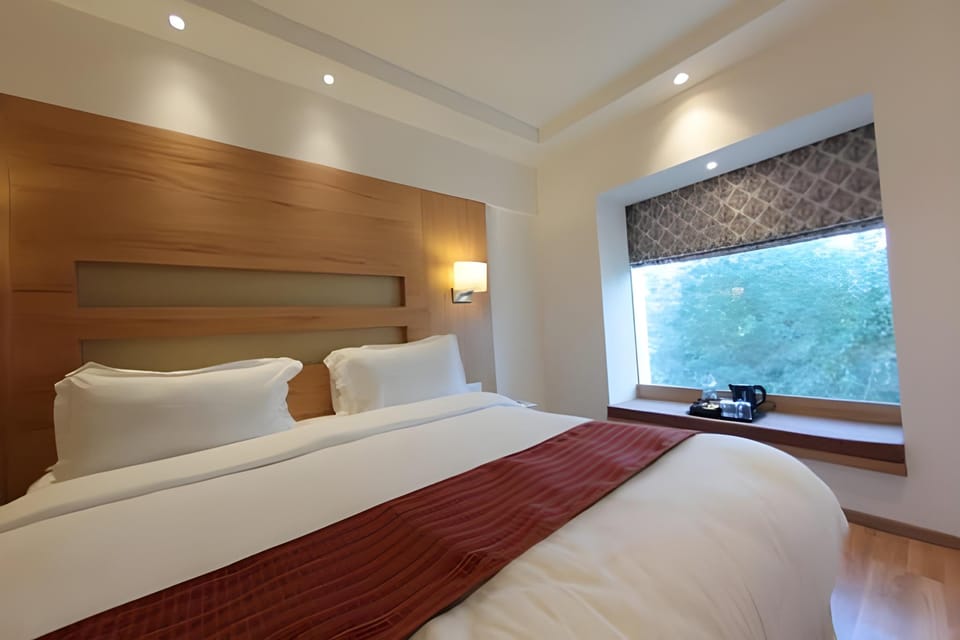 The Emerald Park Hotel in Maharashtra