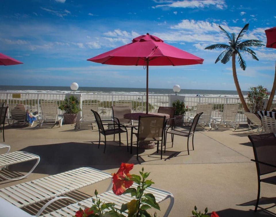 Paradise Oceanfront Resort Hotel in Wildwood Crest