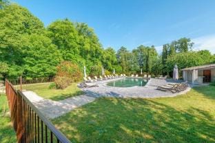 Domaine des Tilleuls Hotel in Malaucène