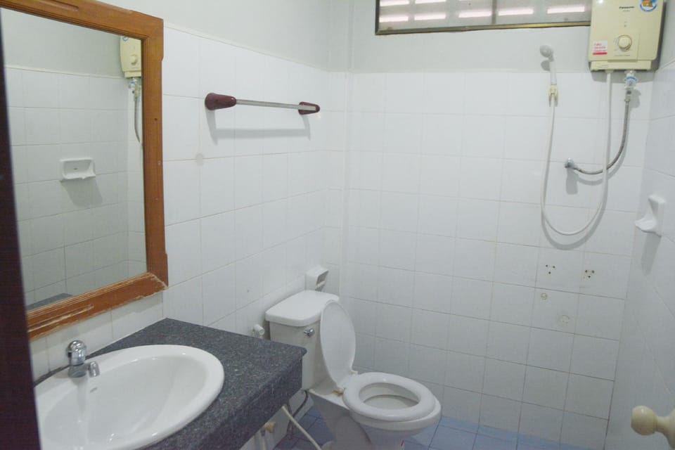 Klongdao Beach Resort Hotel in Sala Dan