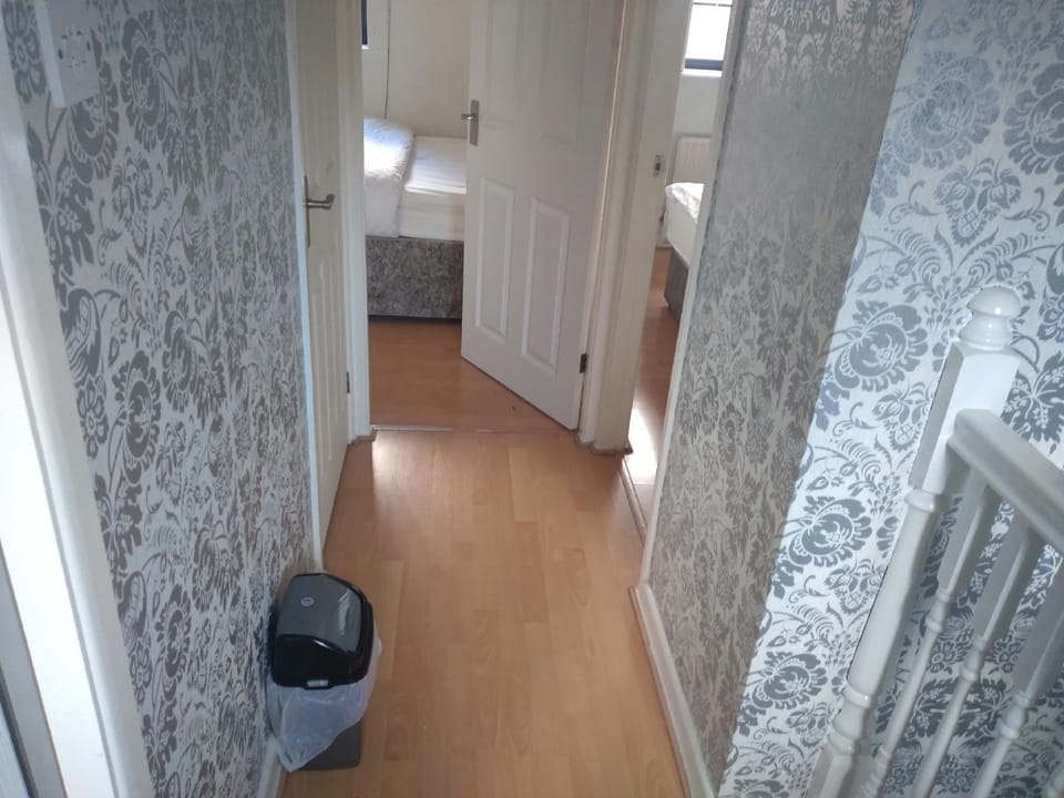 Beautiful 2-bed House in Bolton With Free Parking Hotel in England