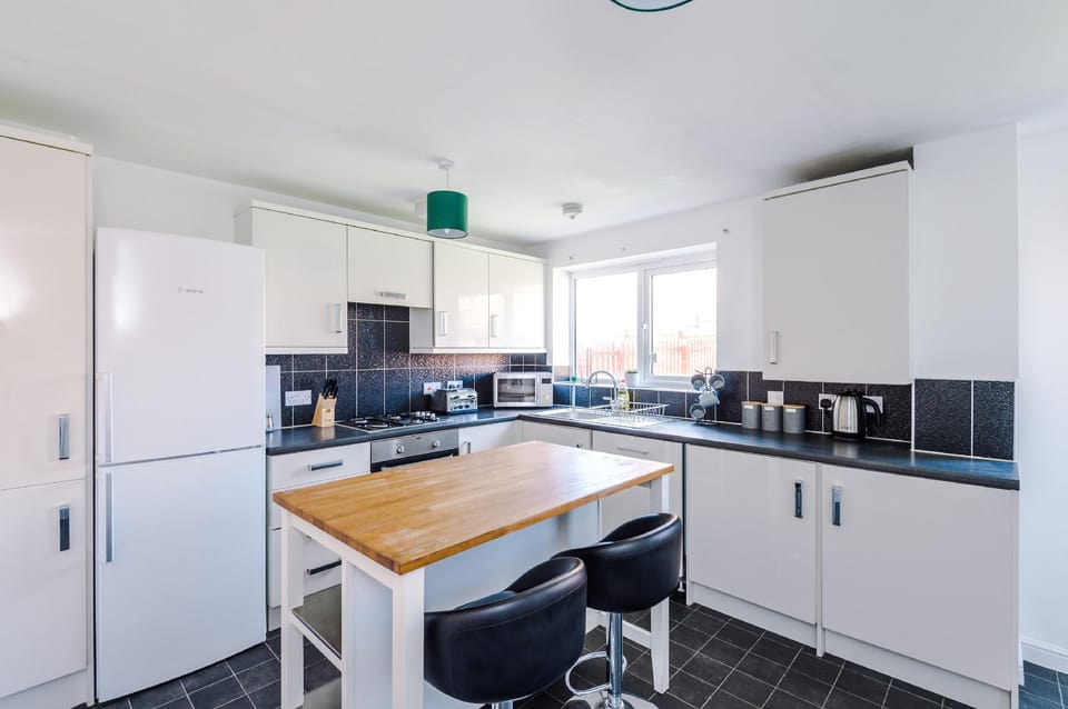 5 Bed House Manchester by MCR Dens Hotel in Manchester