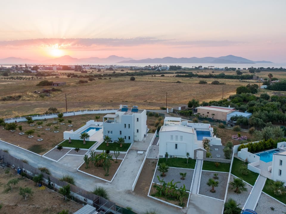 Lilu Villa 2 with Private Pool Resort in Tigaki