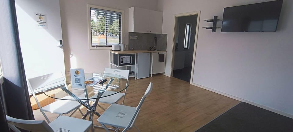 The Berri Bubble Lodge Hotel in Berridale