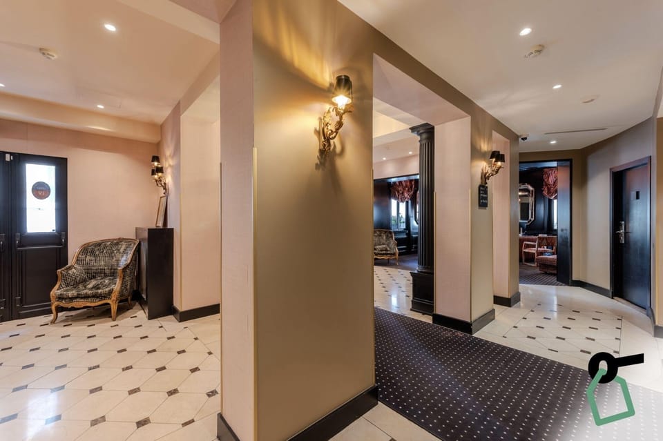 Hotiday Collection Paris - Arc de Triomphe Hotel in Paris