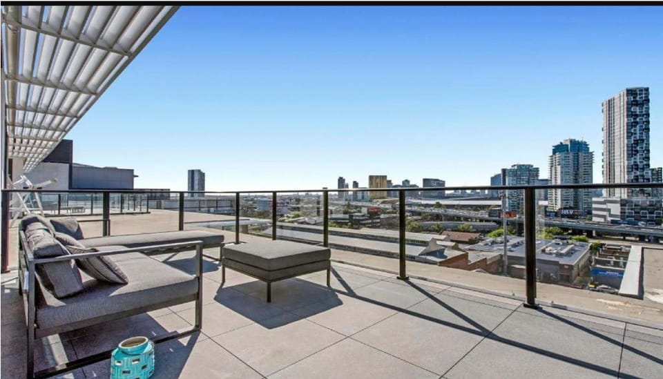 Luxury Penthouse with Bay and City Views Hotel in Southbank