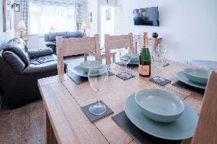 Clover Cottage - 2 Bedroom Cottage - Begelly Hotel in Wales
