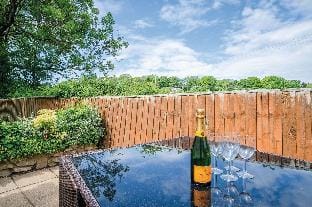 Clover Cottage - 2 Bedroom Cottage - Begelly Hotel in Wales