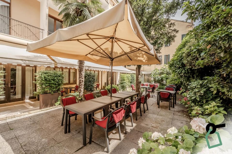 HOTIDAY Room Collection - Venezia Santa Lucia Hotel in Venice