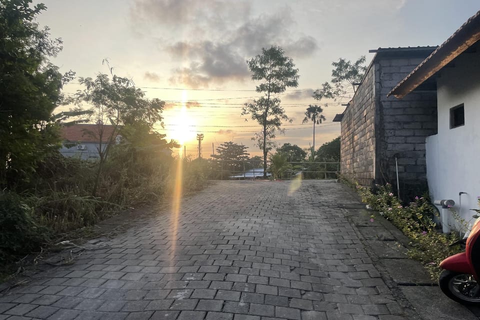 Zee House Hotel in North Kuta