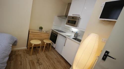 Studio 20 Ash Hotel in London Borough of Camden