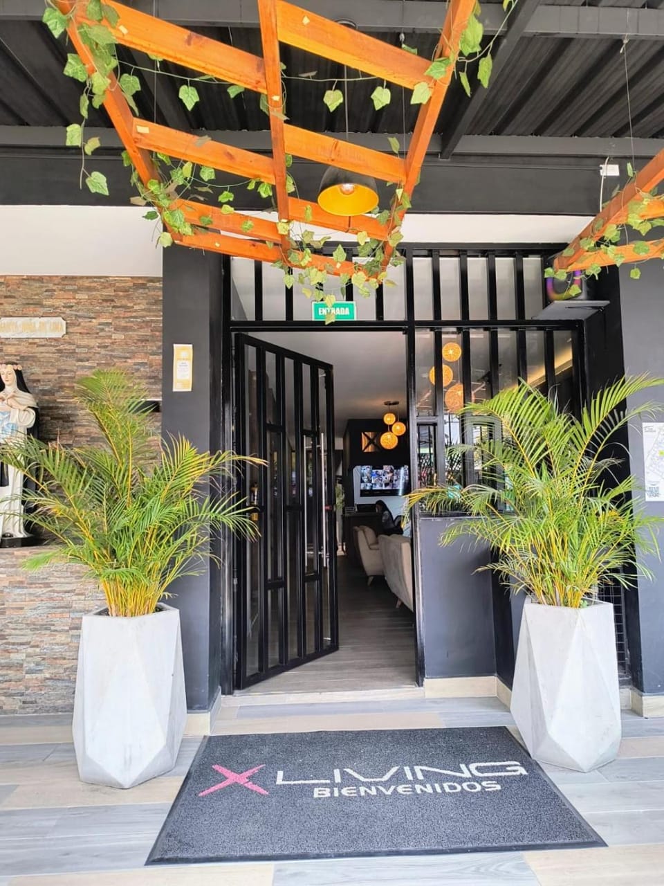 Xliving Host and Rooms Hotel in Bogota