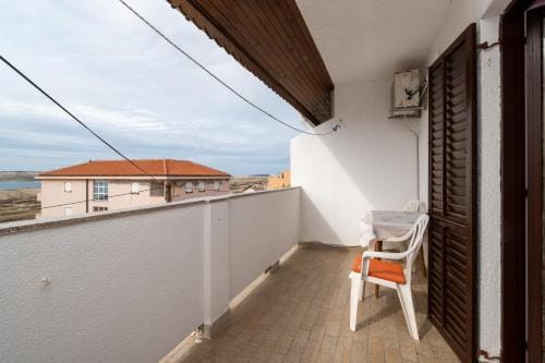 Apartments and rooms with parking space Zubovici, Pag - 16063 Hotel in Zadar County