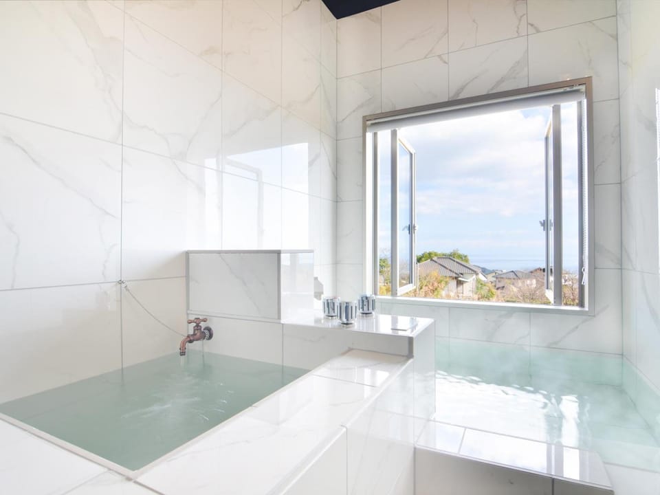 Hot spring bath