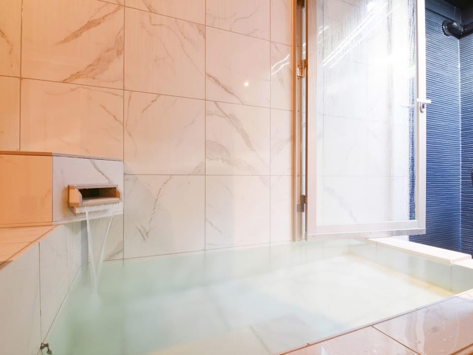 Hot spring bath