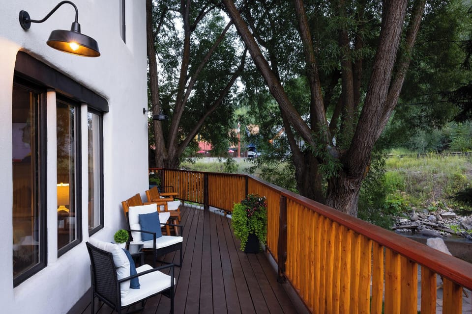 Eagle River Inn Inn in Minturn