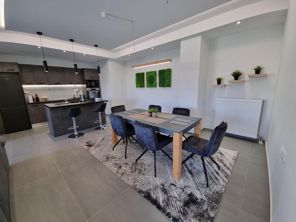 10 Apartments & Suites Athens Apartment hotel in Kallithea