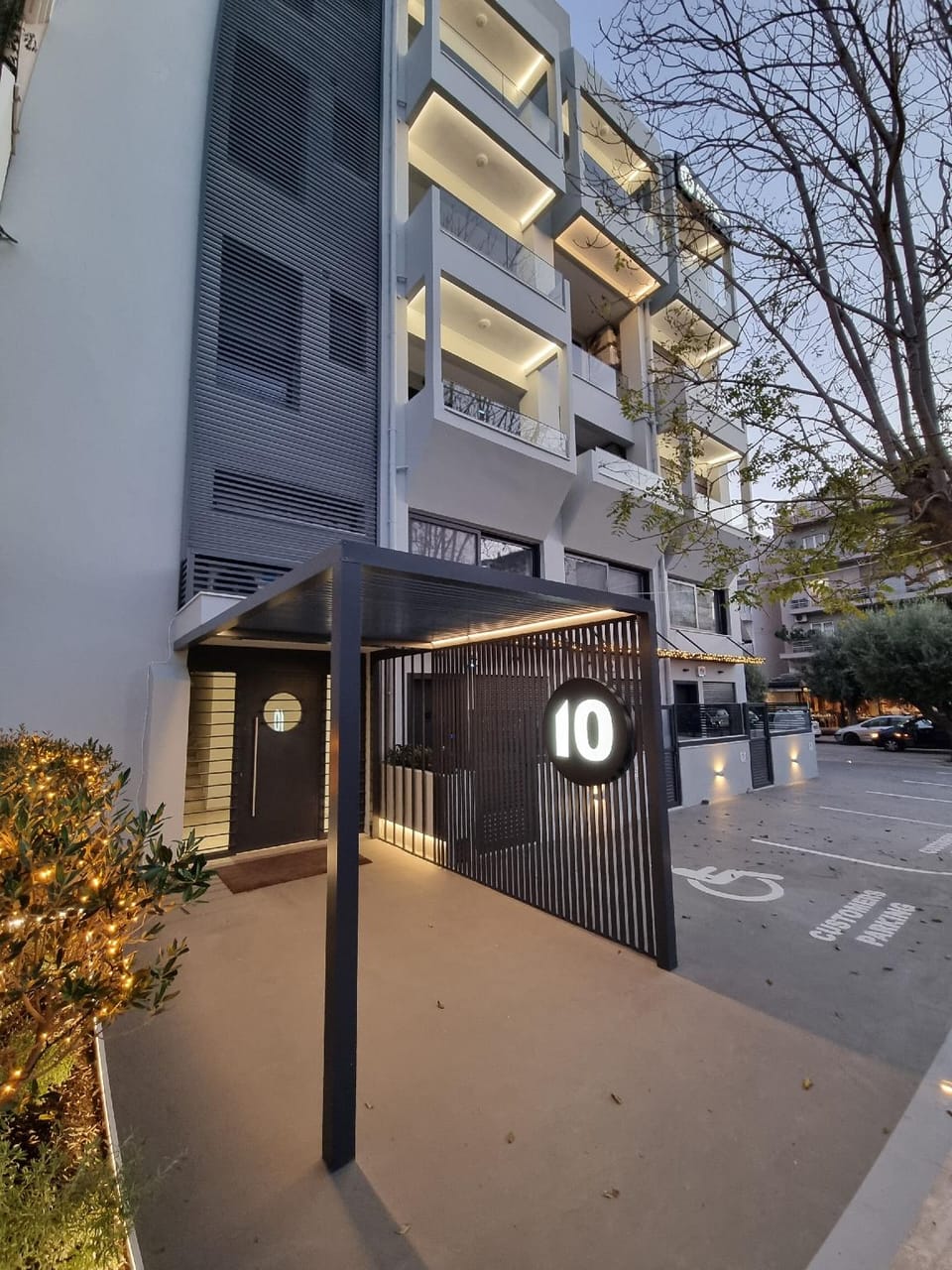 10 Apartments & Suites Athens Apartment hotel in Kallithea