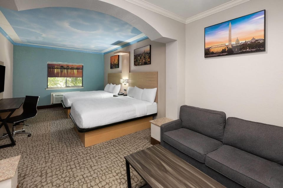 Suite room