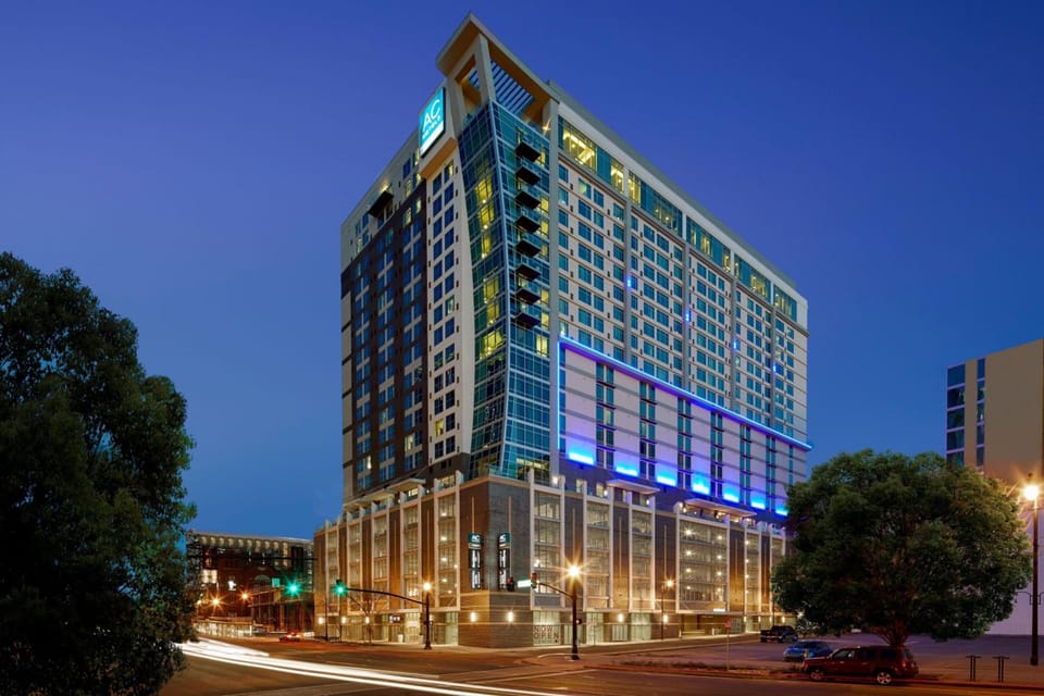 SpringHill Suites by Marriott Nashville Downtown/Convention Center Hotel in Nashville