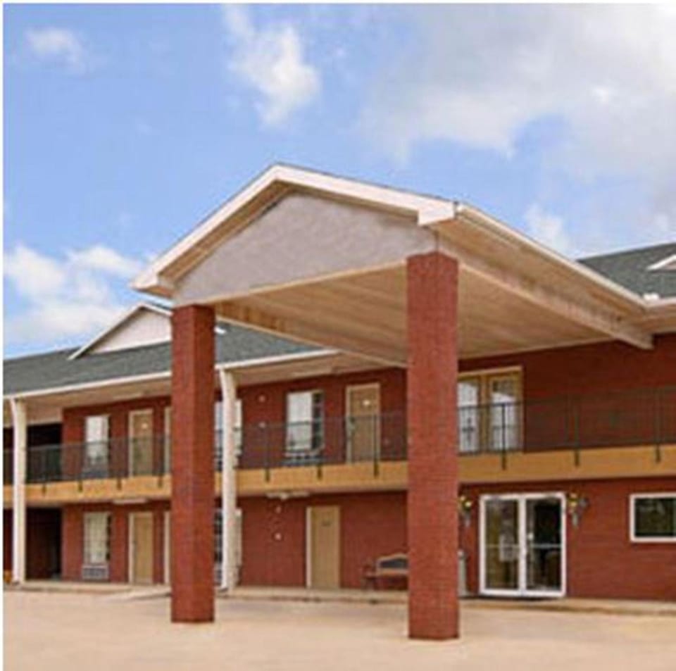 HomeGate Inn Louisville Hotel in Mississippi