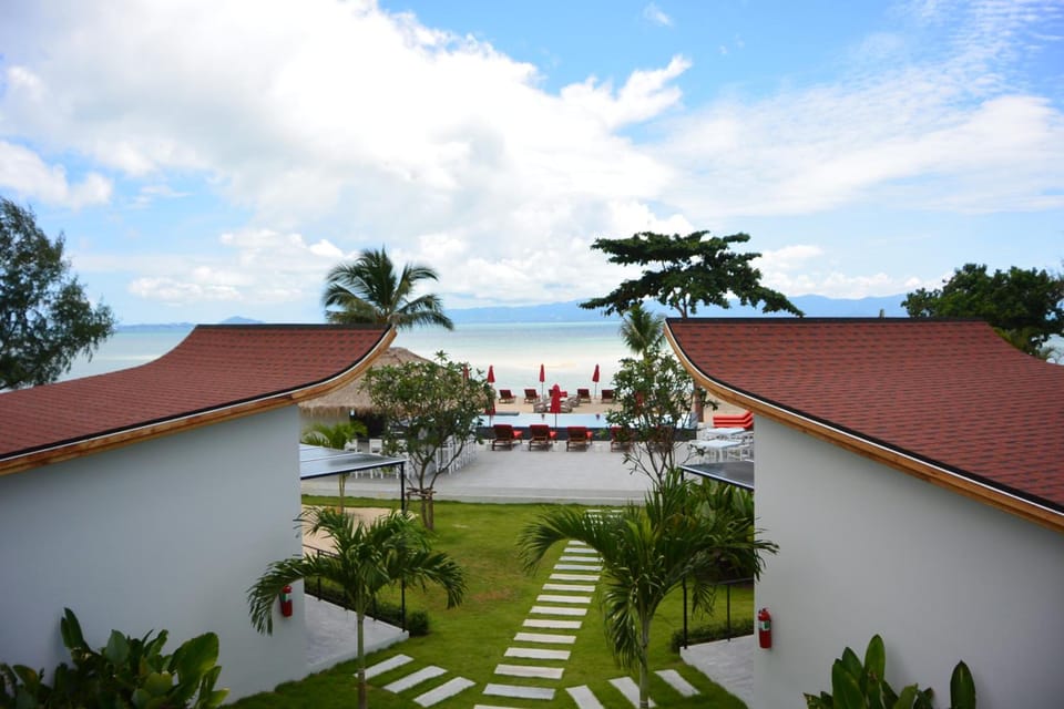 la plage resort & beach club Hotel in Ban Tai